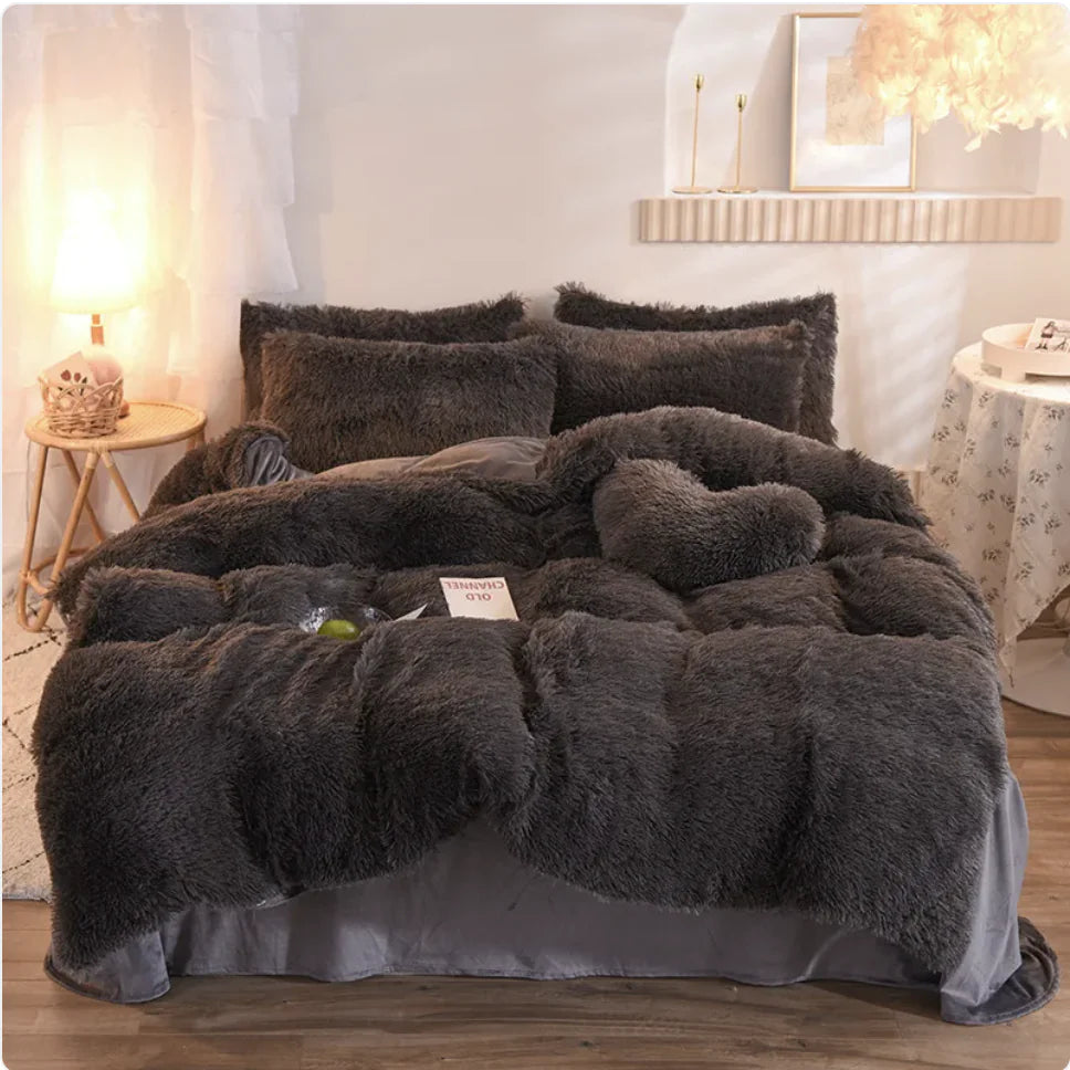 Deluxe Velvet Comfort Bedding Set - Queen & King